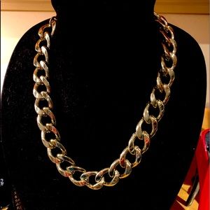Chunky gold chain necklace